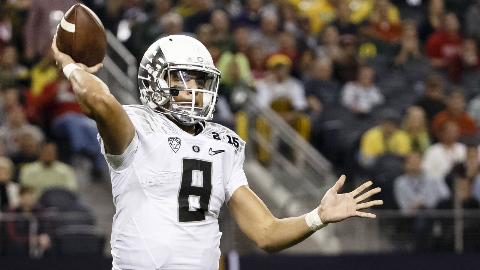 
                <strong>Die geringste prozentuale Interception-Quote in der College-Karriere</strong><br>
                Marcus Mariota (Oregon Ducks)2012 – 2014: 1,20 Prozent
              