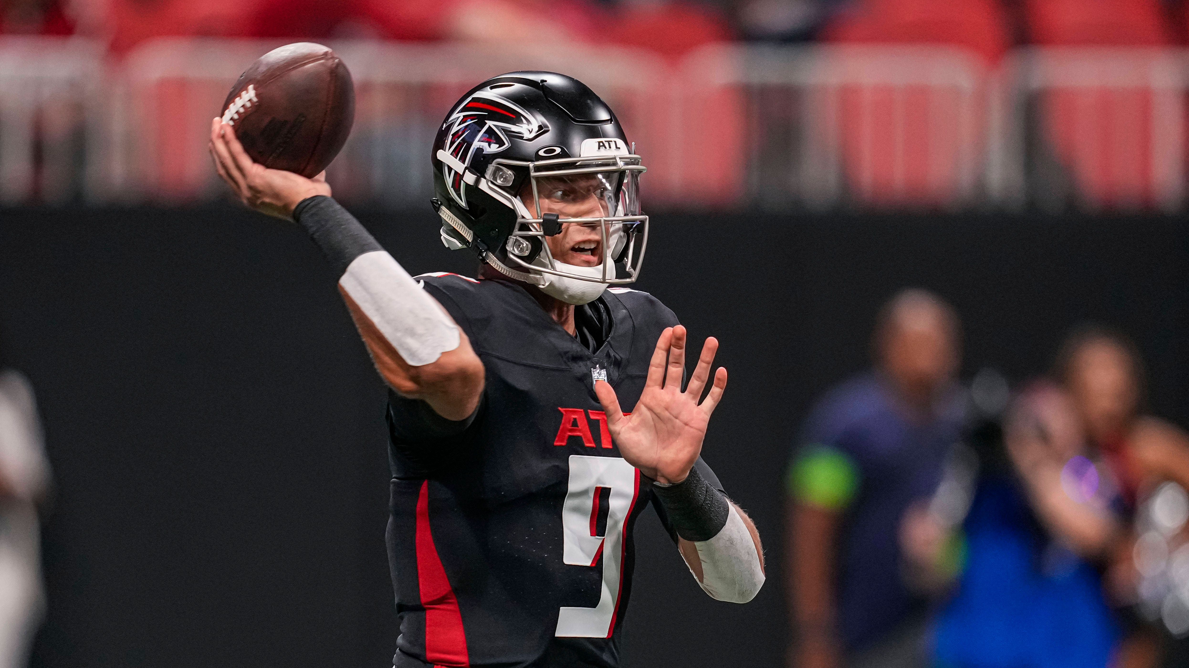 <strong>Desmond Ridder (Atlanta Falcons)</strong><br>Gleiche Situation für den jungen Quarterback der Atlanta Falcons. In seiner Rookie-Saison musste er hinter Marcus Mariota Platz nehmen. In seiner zweiten Saison darf er nun das Zepter übernehmen in Georgia.