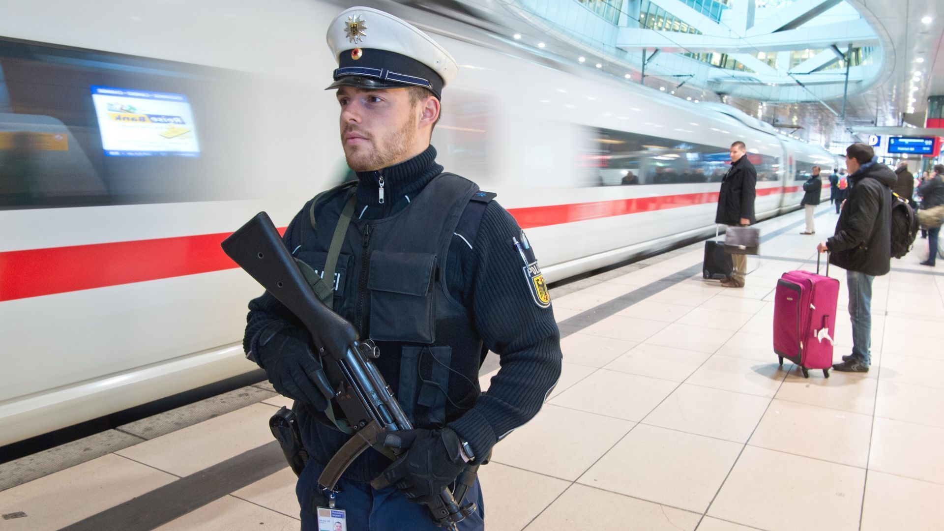 Sicherheitsmaßnahmen Bahn > Achtung Kontrolle > Expertenwissen