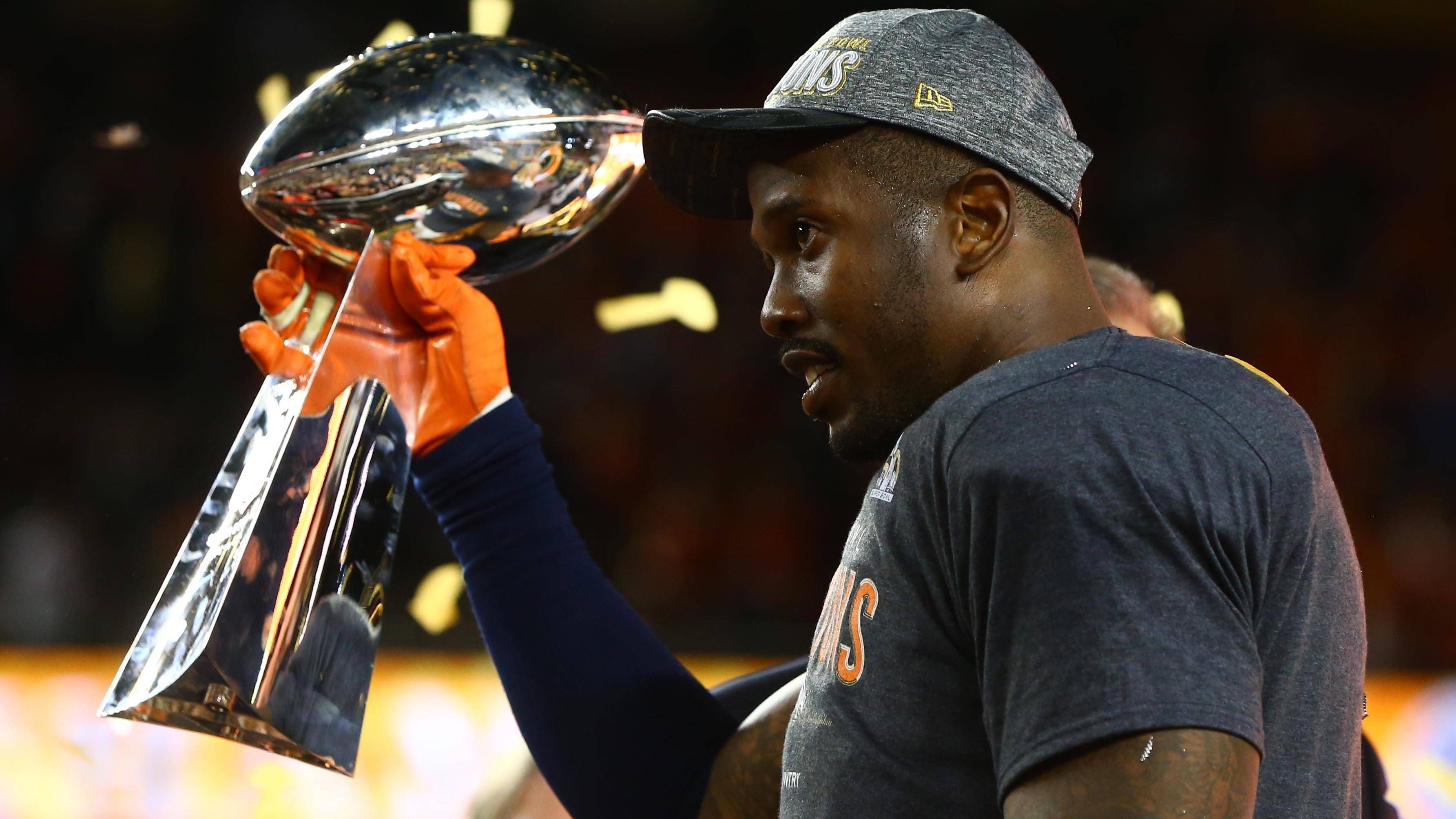 <strong>Von Miller (2016) - Linebacker, Denver Broncos</strong>