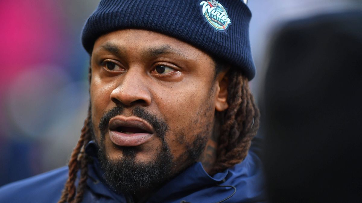 December 31, 2023: Former Seahawks running back Marshawn Lynch on the Seahawks sidelines during the NFL, American Football Herren, USA Football game between the Pittsburgh Steelers and Seattle Seah...