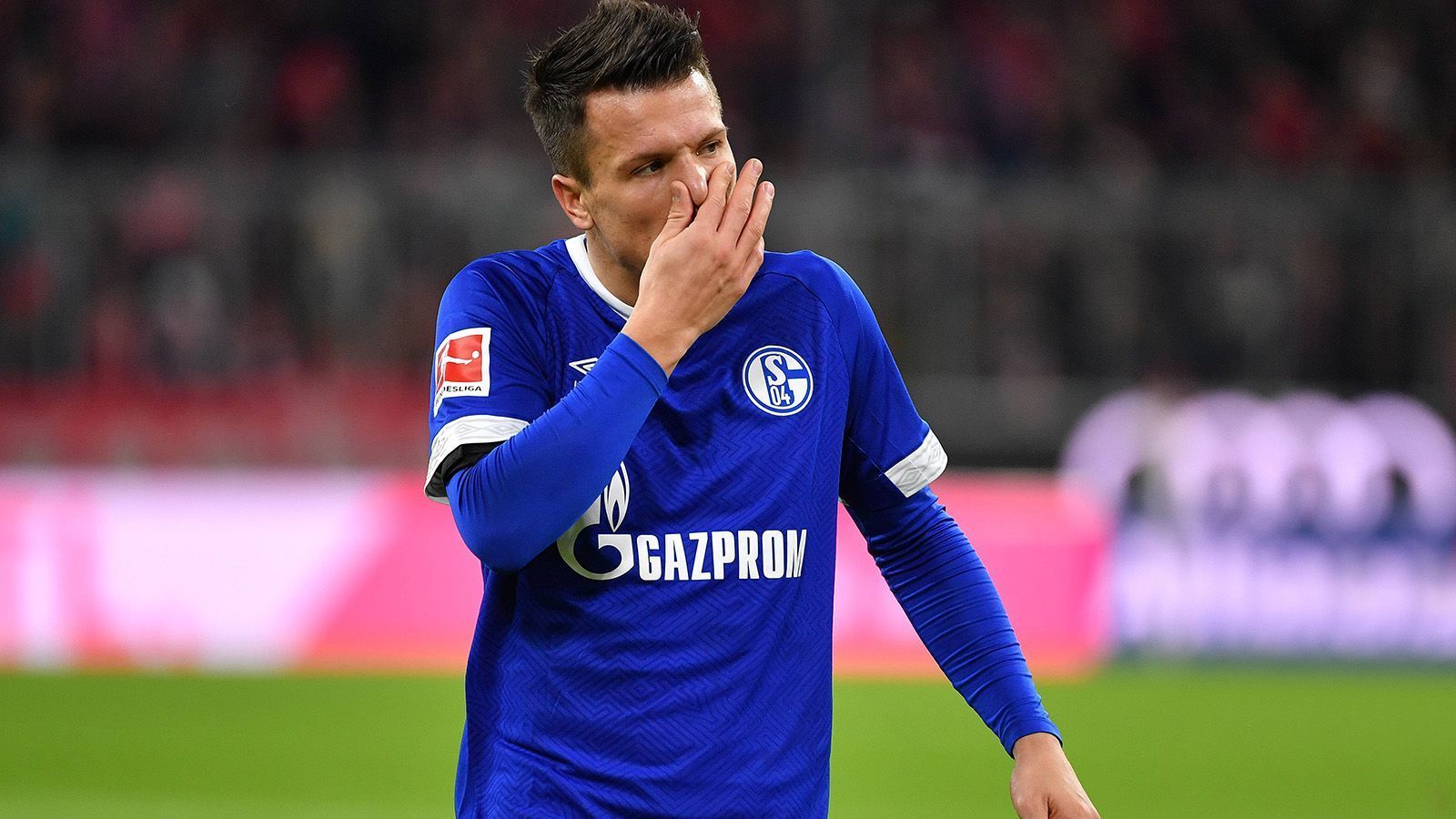 
                <strong>Jewhen Konoplyanka</strong><br>
                Der ukrainische Stürmer steht in dieser Saison nur noch selten in der Startformation und sucht wie viele seiner Mannschaftskollegen nach seiner Topform. Beim Ukrainer wäre Schalke laut der "Sport Bild" wohl bereit, ein Transferminus in Kauf zu nehmen. Für Konoplyanka zahlte Schalke 2017 nach einjähriger Leihe 12,5 Millionen Euro an den FC Sevilla.
              