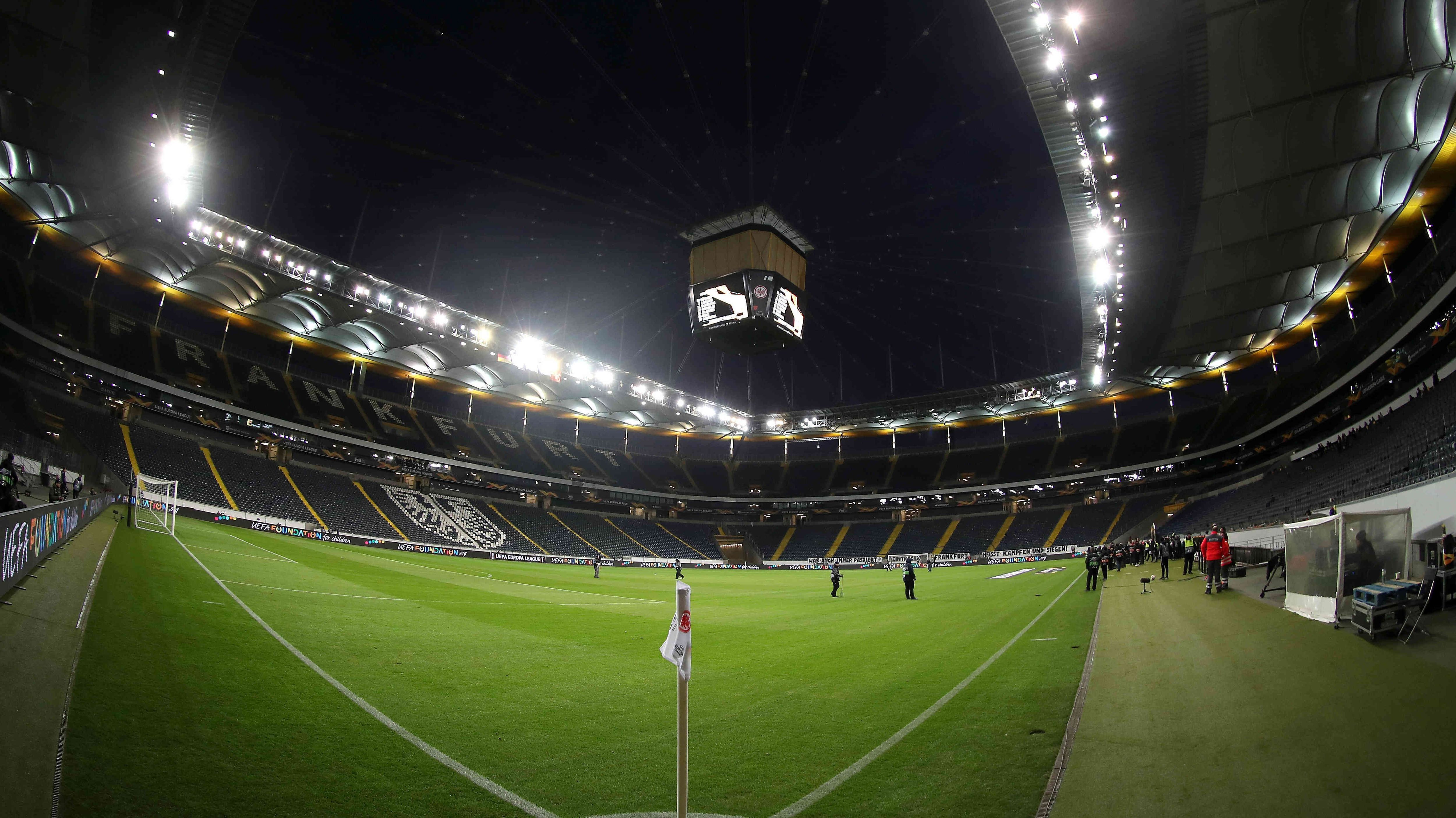 
                <strong>Eintracht Frankfurt</strong><br>
                Neuer Stadionname für Eintracht Frankfurt. Die Hessen spielen ab der kommenden Saison im "Deutsche Bank Park". Die Commerzbank-Arena ist damit Geschichte. ran.de zeigt in welchen Stadien die Bundesliga-Klubs spielen.
              