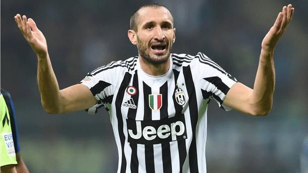 
                <strong>Giorgio Chiellini</strong><br>
                Giorgio Chiellini: Der beinharte Innenverteidiger von Juventus Turin zieht nie zurück. Ob in der Luft oder am Boden - Chiellini bleibt auch mit 31 Jahren einer der besten Verteidiger der Welt.
              