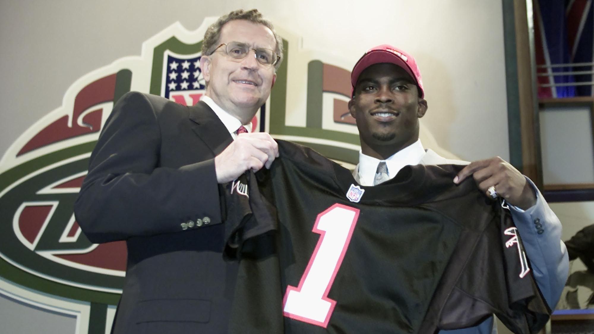 <strong>Draft 2001: 1 Quarterback<br></strong>1. Pick: Michael Vick (Atlanta Falcons)