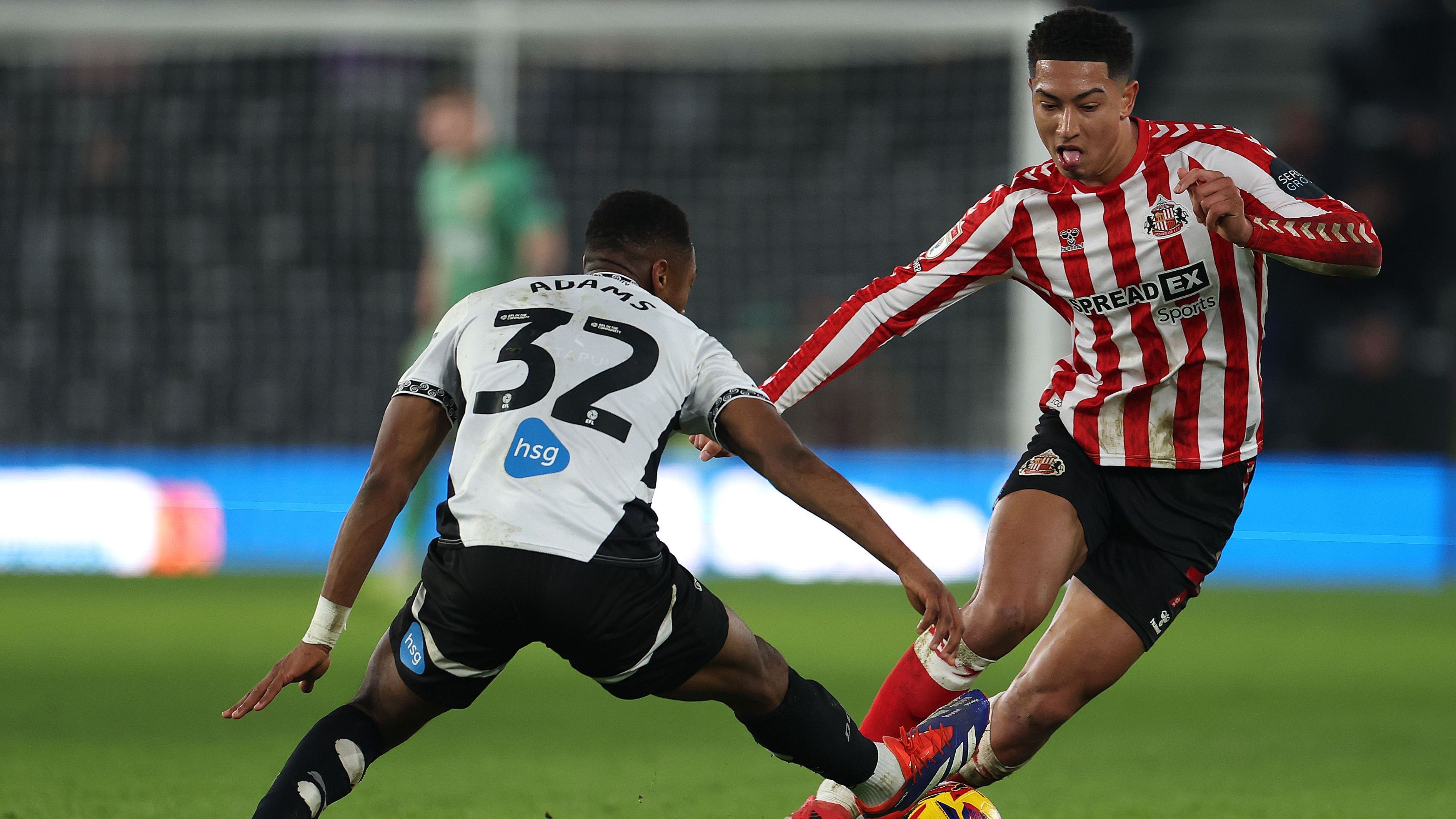 <strong>Jobe Bellingham (FC Sunderland)</strong><br>... Sunderland-Talents an den Main wahrscheinlicher machen dürfte. Bellingham kämpft mit Sunderland noch um den Aufstieg in die Premier League, steht mit den "Black Cats" in den Playoffs gegen Sheffield United. Auch RB Leipzig soll Interesse am 19 Jahre alten Mittelfeldspieler nachgesagt werden, die Sachsen sollen dem Bericht nach aber nur noch Außenseiterchancen haben.