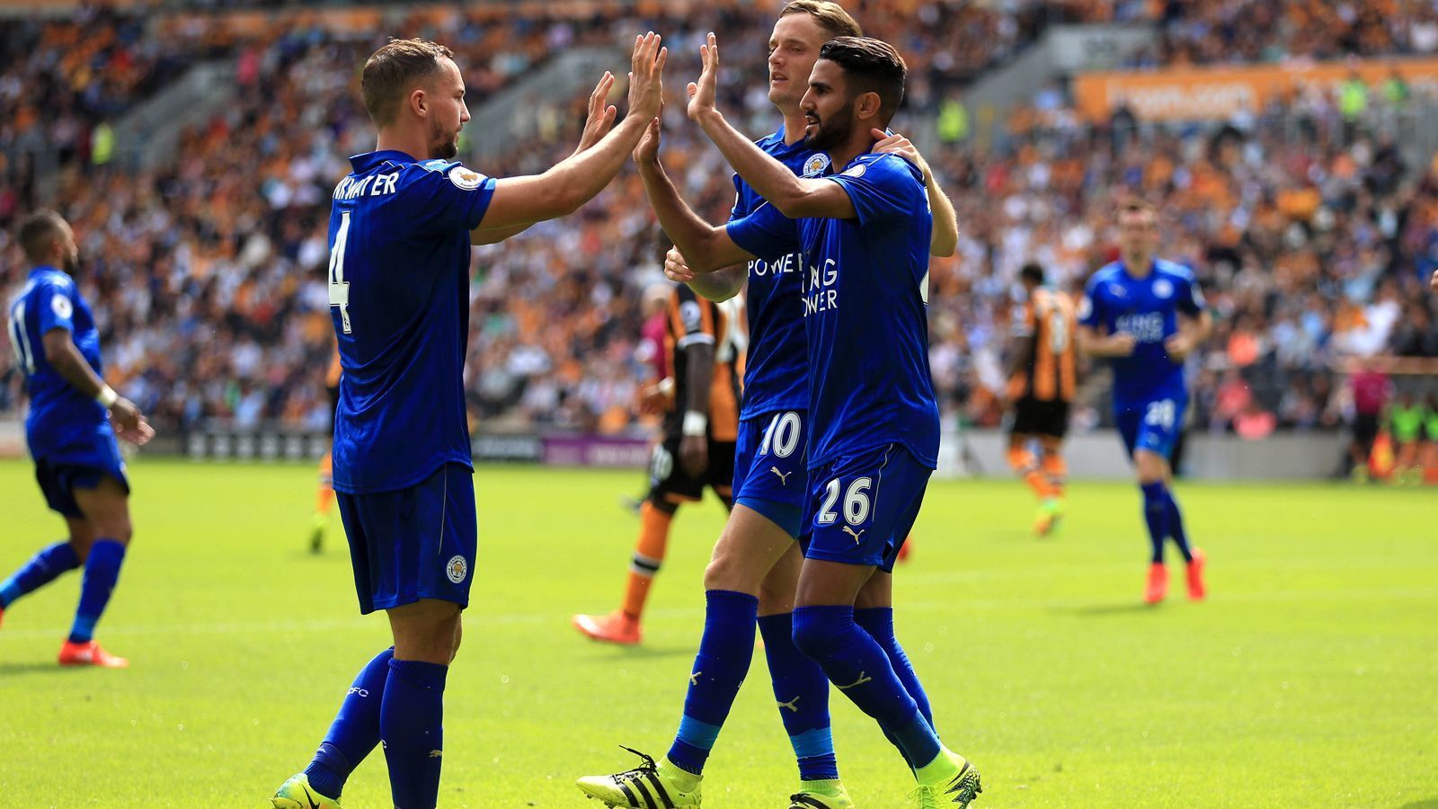 
                <strong>Leicester City</strong><br>
                2016 schrieb Leicester City mit der überraschenden Meisterschaft ein Fußball-Märchen. Zwischenzeitlich versanken "The Foxes" im Niemandsland der Tabelle, 2017 sogar im Abstiegskampf. Doch es geht aufwärts: Der fünfte Tabellenplatz aus der vergangenen Saison war die beste Tabellenplatzierung seit der Meisterschaft. Ob Trainer Brendan Rodgers den Aufwärtstrend fortsetzen kann?
              