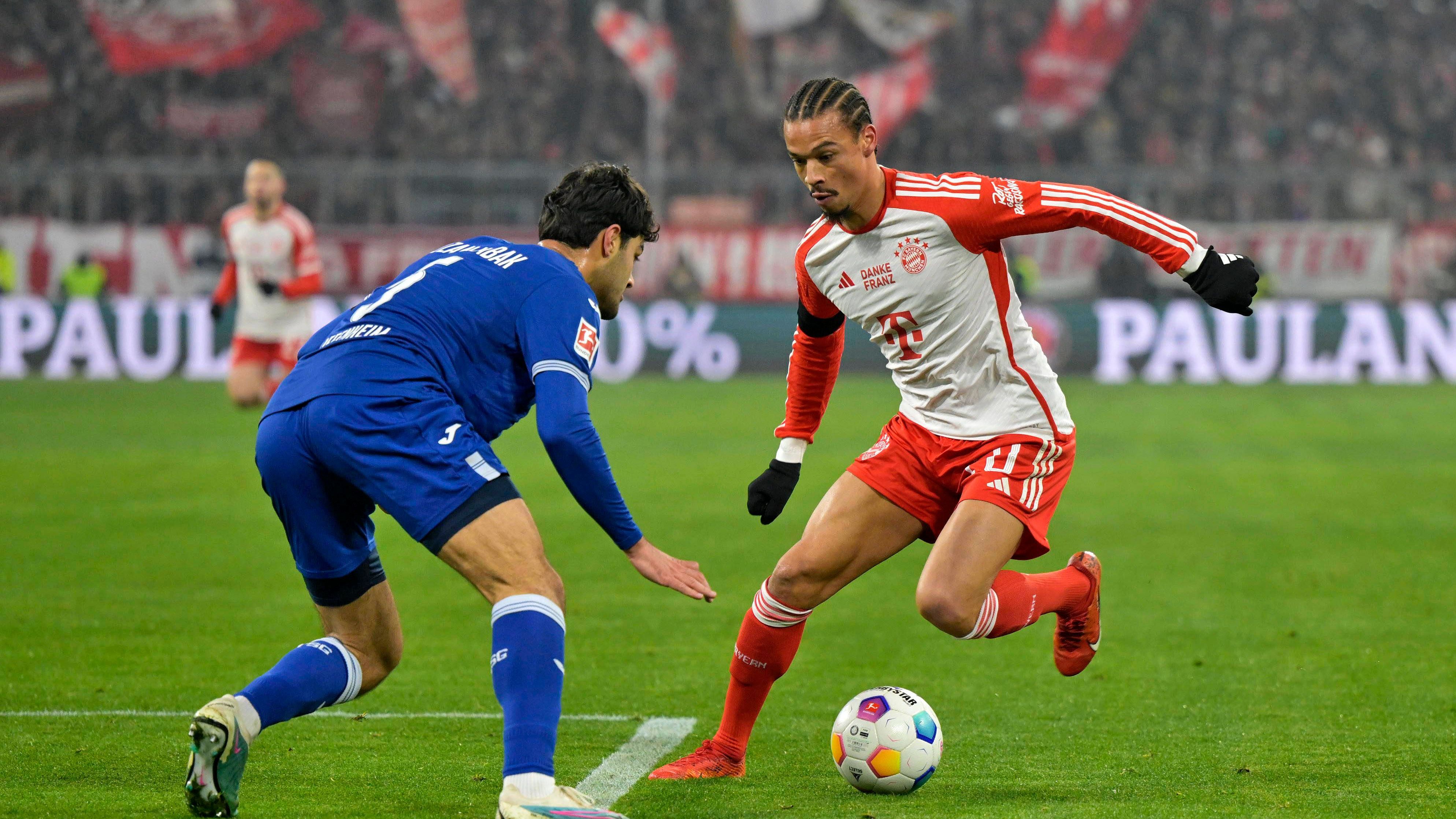 <strong>Leroy Sane<br></strong>Wie immer viel in Bewegung, rochiert häufig von links auf die andere Seite und bereitet von dort auch Musialas Führungstreffer vor. Hat zwar nicht so viele gute Szenen wie bei seinen starken Leistungen in der Hinrunde, leitet aber auch das 2:0 von Musiala ein. Muss danach runter (72.), was ihm sichtbar missfällt. <strong><em>ran</em>-Note: 2</strong>