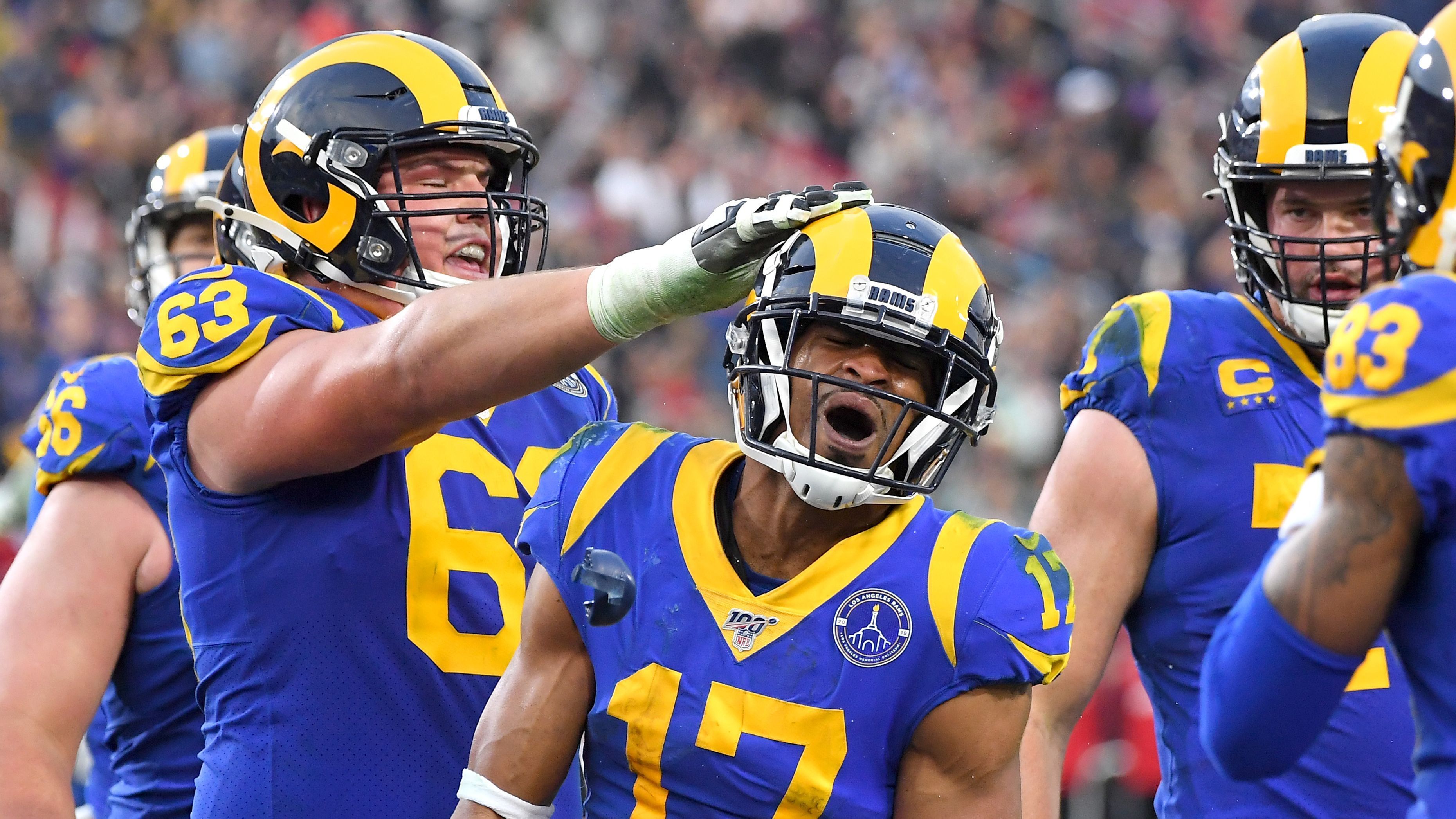 
                <strong>Verlierer: Los Angeles Rams</strong><br>
                In einer Division, die mit den 49ers, Seahawks und aufstrebenden Cardinals ohnehin reichlich Aufgaben mit sich bringt, kommt es auch vor besagten Duellen nicht gerade einfach. Gegen die Cowboys sowie bei den Eagles und Bills heißt es direkt zum Auftakt. In Week 9 hat LA seine Bye Week. Doch auch danach wird es nur bedingt einfacher. Gegen die Seahawks und bei den Bucs geht es direkt mit harten Gegner weiter sowie mit zwei Division-Duellen (@Seahawks, vs. Cardinals) krachend zu Ende. Nachdem das Team von Head Coach Sean McVay in der Offseason einige Schlüsselspieler ziehen lassen musste, ist nur zwei Jahre nach der Super Bowl-Teilnahme in der bärenstarken NFC West wohl in der kommenden Saison kein Land zu sehen.
              