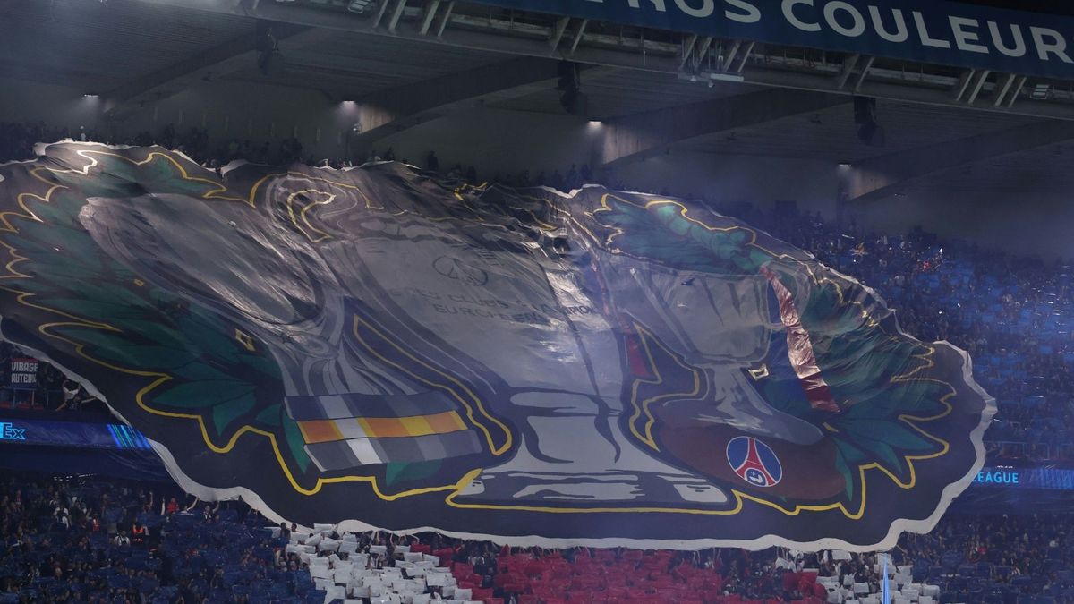 Vor dem Anpfiff würdigten die Fans ihre CL-Sieger