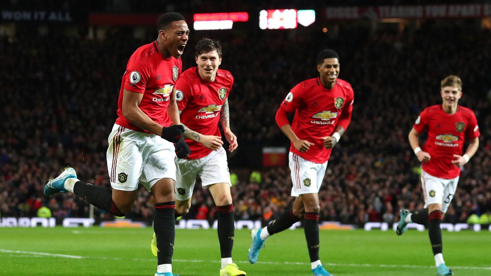 
                <strong>Platz 9: Manchester United</strong><br>
                 - Punkte 2015/16: 13,000 - Punkte 2016/17: 26,000 - Punkte 2017/18: 20,000 - Punkte 2018/19: 19,000 - Punkte 2019/20: 22,000 - Gesamtpunktzahl: 100,000
              