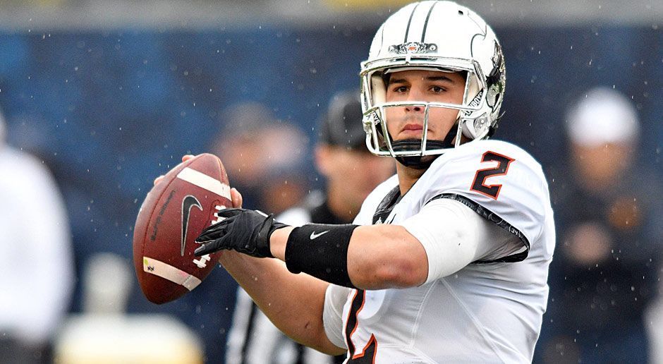 
                <strong>15. Pick - Arizona Cardinals: QB Mason Rudolph</strong><br>
                Angesichts der fünf anderen Top-Quarterbacks-Prospects ging Mason Rudolph im Vorfeld des Drafts ein wenig unter. Doch Rudolph gilt als Geheimtipp, ein starker Pocket Passer mit gutem Spielverständnis und Übersicht. Deshalb geben ihm die Cardinals, die dringend einen Spielmacher benötigen, eine Chance.
              