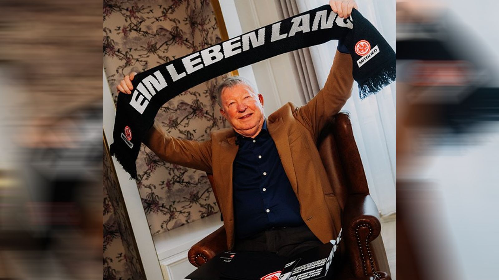 <strong>Eintracht Frankfurt: Sir Alex Ferguson</strong><br>Am 19. März 2024 gab Eintracht Frankfurt bekannt, dass ManUnited-Ikone Sir Alex Ferguson nun Mitglied der Hessen auf Lebenszeit sei. "Berührungspunkte finden sich zuhauf - und waren Anlass für einen Besuch samt persönlichem Gespräch mit der Trainer- und Managerlegende von Manchester United", hieß es im Statement der Eintracht.