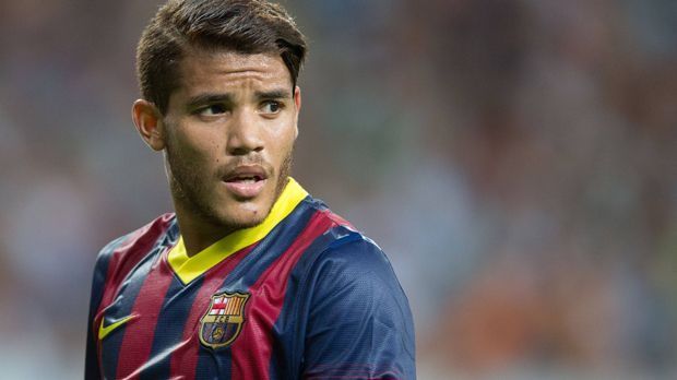 
                <strong>Jonathan dos Santos</strong><br>
                Jonathan dos Santos: Der mexikanische Mittelfeldspieler war nach seiner Berufung in den A-Kader zur Saison 2012/13 bestenfalls Ergänzungsspieler, oft aber nicht mal im Kader. Mittlerweile spielt der 26-Jährige seit 2014 für Barcas Ligarivalen Villarreal. Für Barcelona durfte dos Santos nur in 29 Pflichtspielen ran.
              