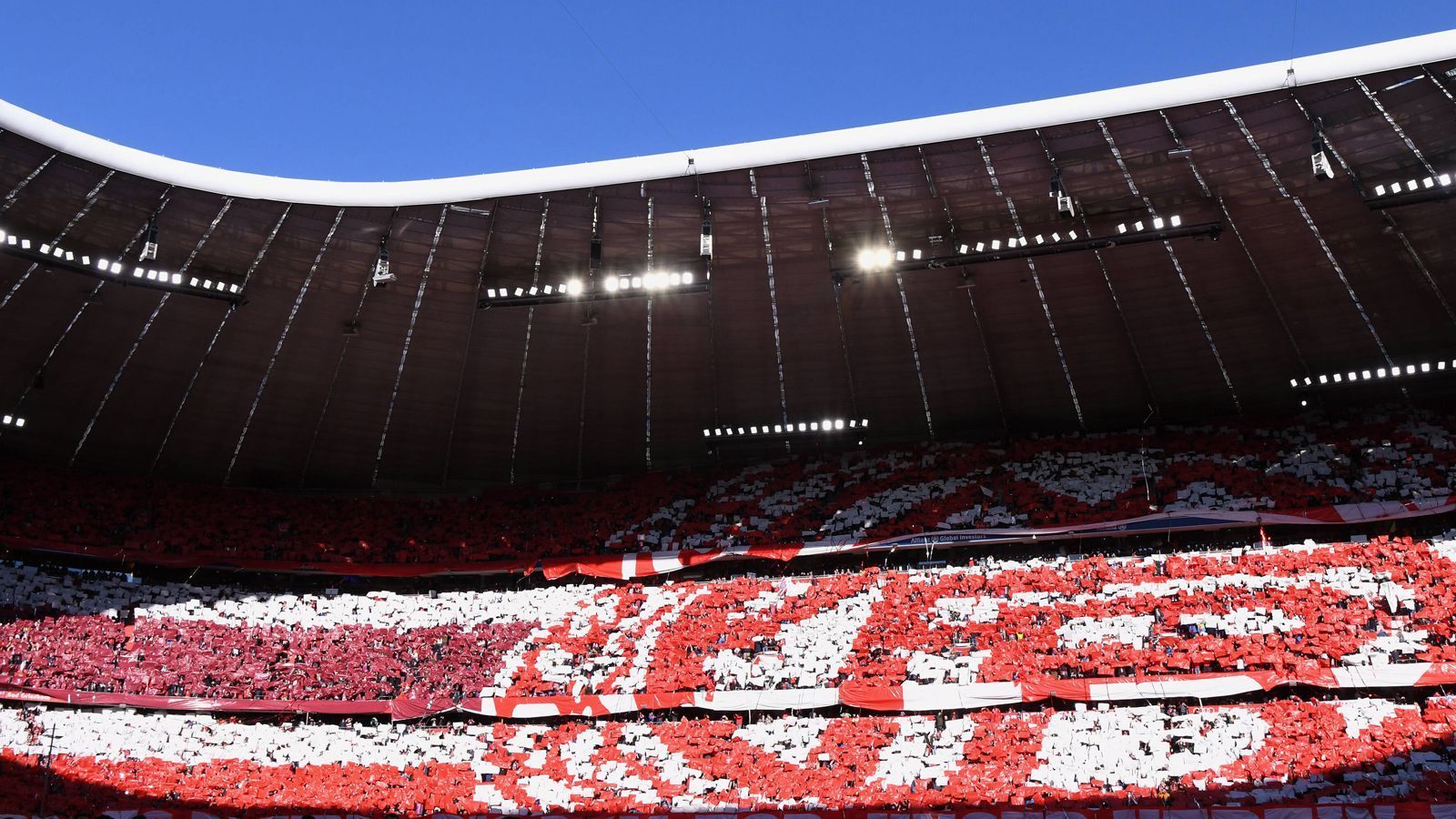 
                <strong>Platz 2 - FC Bayern München</strong><br>
                Zuschauerschnitt: 75.000Stadion: Allianz Arena (75.024 Plätze)Liga: BundesligaLand: Deutschland
              