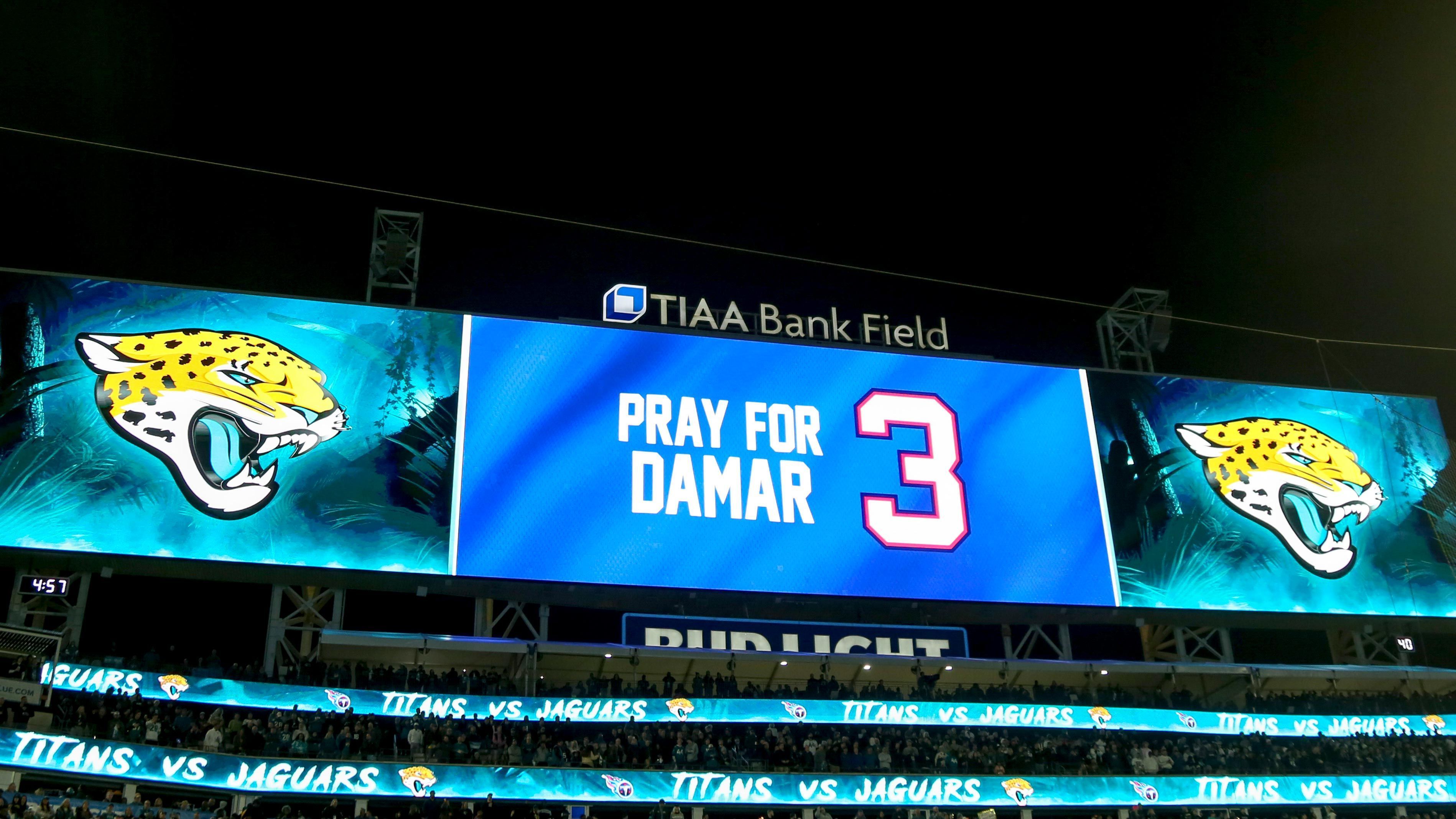 
                <strong>TIAA Bank Field</strong><br>
                Gleiches galt etwas später für die Jacksonville Jaguars, die im TIAA Bank Field vor dem Spiel eine nette Geste für den Bills-Safety übrig hatten.
              