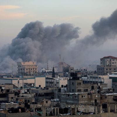 Die israelische Armee hat ihr Bombardement von Zielen im Gazastreifen am Sonntag fortgesetzt.