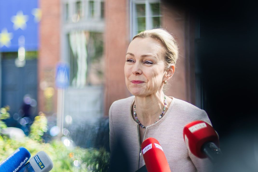 Die Berliner Verkehrssenatorin Manja Schreiner verliert ihren Doktortitel und will nun zurücktreten.