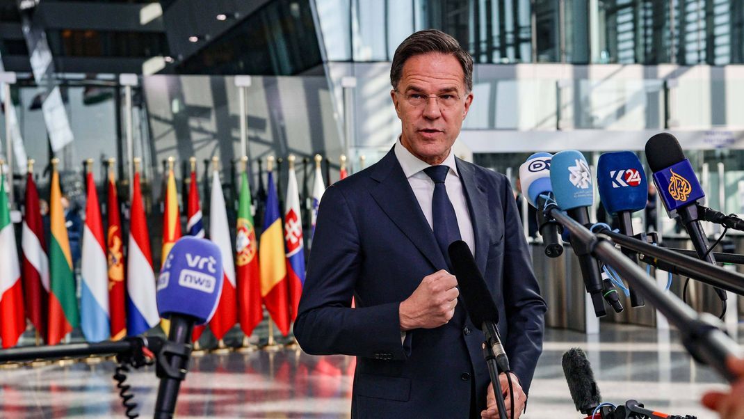 NATO-Chef Mark Rutte will auf einer Pressekonferenz über die Gespräche zwischen den Partnern der Allianz sprechen. (Archivbild)