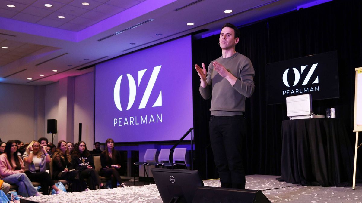 Celebrities attend a David Grutman Class Featuring: Oz Pearlman speaking Where: Miami, Florida, United States When: 01 Feb 2024 Credit: Seth Browarnik INSTARimages EDITORIAL USE ONLY. RESTRICTED TO...