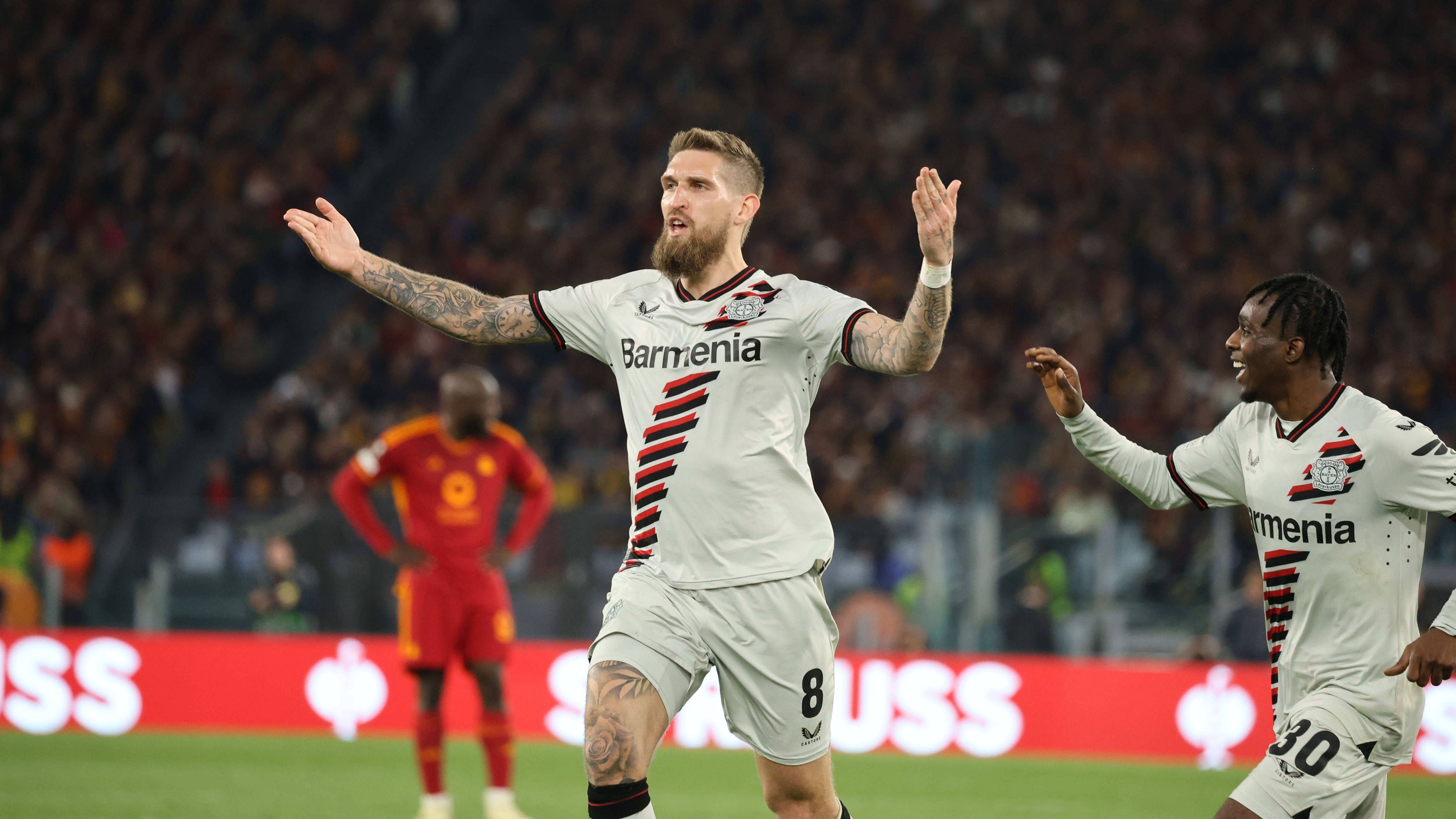 <strong>Meister Leverkusen vor Finaleinzug</strong><br>Bayer Leverkusen steht im Finale der Europa League - und das zum zweiten Mal in der Vereinsgeschichte. Bereits 1988 als der Pokal noch UEFA Cup hieß, stand die Werkself im Endspiel. Damals brachte Leverkusen auch den Pott heim an den Rhein. Aber auch einige andere Bundesligisten schafften es ins Finale. Mal mit positivem - mal mit negativem Ausgang aus deutscher Sicht.&nbsp;<strong><em>ran</em></strong> blickt in die Geschichtsbücher.&nbsp;