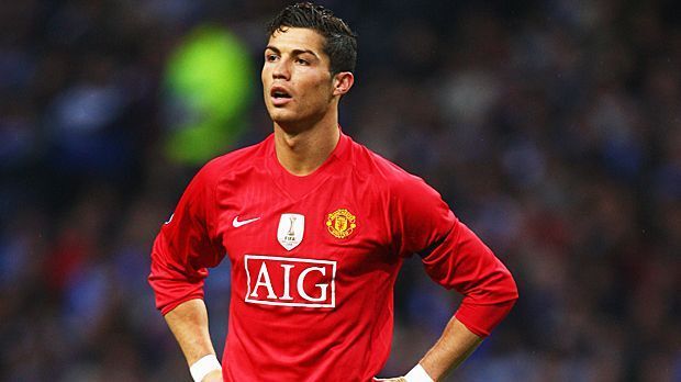 
                <strong>Mittelfeld: Cristiano Ronaldo (Manchester United) - Stärke 91</strong><br>
                Mittelfeld: Cristiano Ronaldo (Manchester United) - Stärke 91.
              