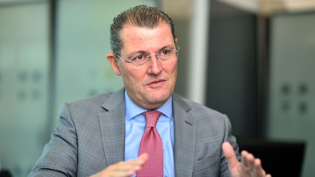 Arbeitgeberpräsident Rainer Dulger warnt vor einem Kollaps des Sozialstaats.
