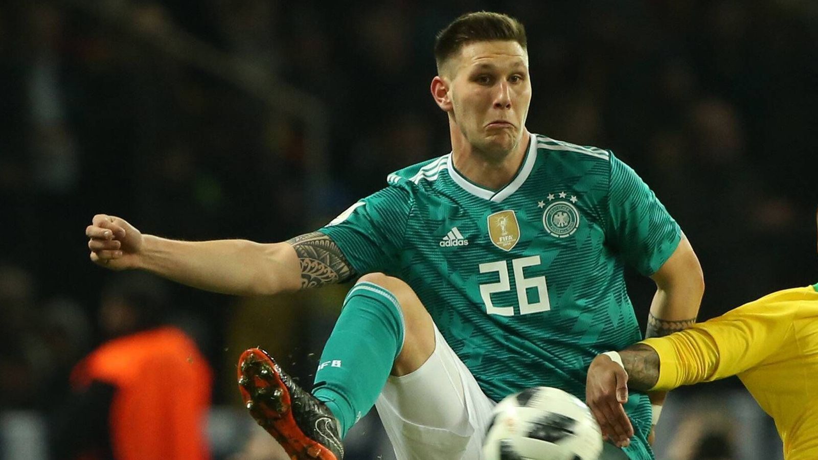 
                <strong>Niklas Süle</strong><br>
                Nummer 15: Niklas Süle (Bayern München), Abwehr, 22 Jahre, 12 Länderspiele, kein Tor
              