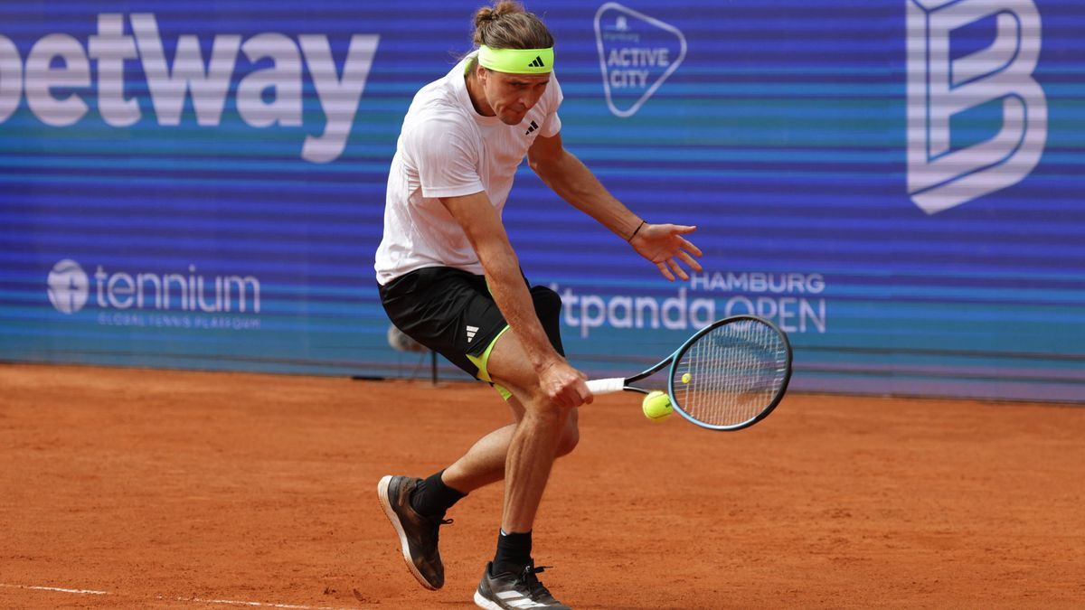 GER, Hamburg, xFSx, ATP, Tennis Herren 500 , Herren-Tennistunier Bitpanda Hamburg Open 2025, Sechzehntelfinale 19.05.2025 Alexander Zverev (GER) spielt eine Rueckhand *** GER, Hamburg, xFSx, ATP 50...
