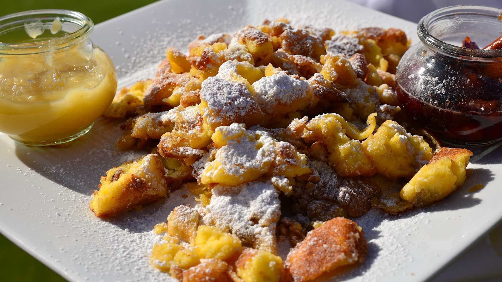 Kaiserschmarrn mit Zwetschgenröster - Rezept - K1