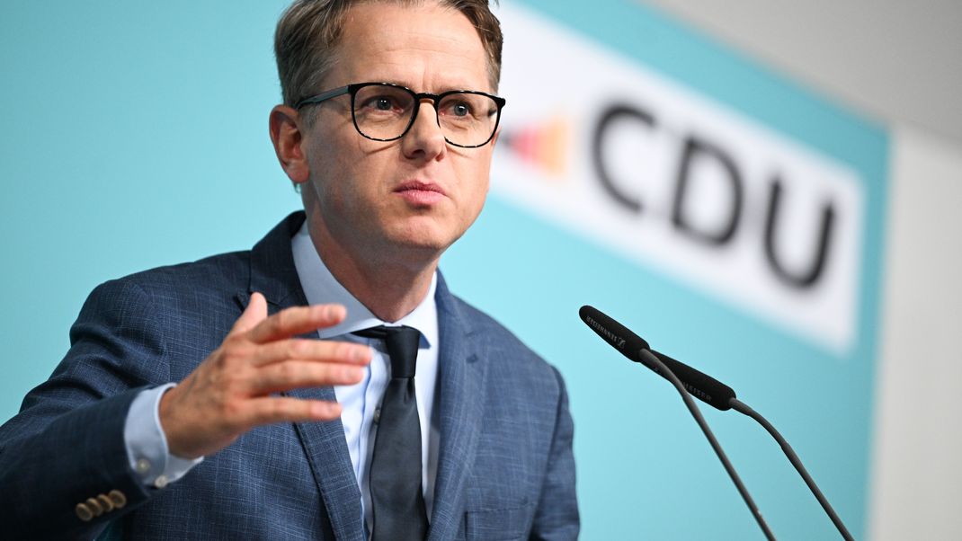 Carsten Linnemann fordert künftig weniger Verbeamtungen.