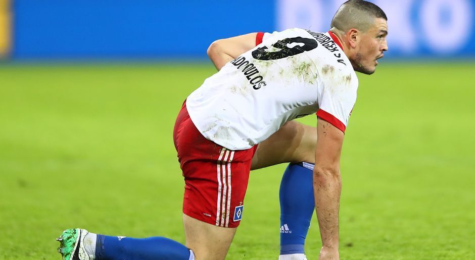 
                <strong>Kyriakos Papadopoulos (Hamburger SV)</strong><br>
                Kämpferischer Leitwolf in der HSV-Abwehr, der durch enormen Einsatz überzeugt. Wirft sich in typischer Papadopoulos-Manier in jeden Zweikampf und köpft nahezu alle gefährlichen Bälle hinten raus. Auf ein gepflegtes Aufbauspiel lässt sich der Grieche gar nicht erst ein, sondern drischt alle Bälle konsequent aus der Gefahrenzone. Bester HSV-Profi. ran-Note: 1
              