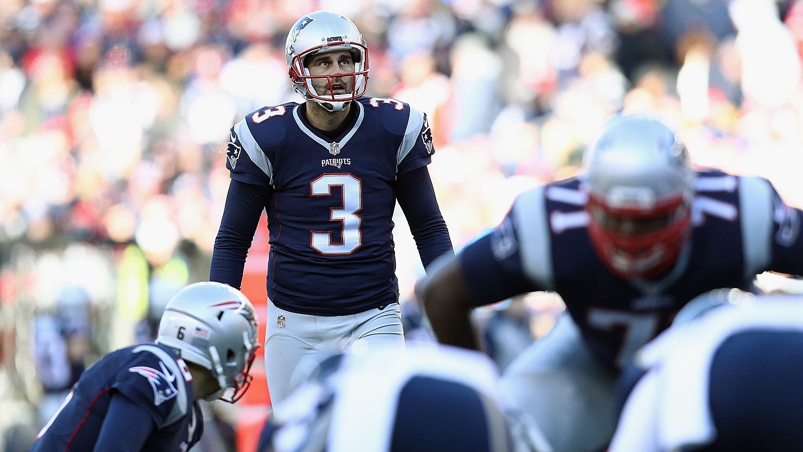
                <strong>Stephen Gostkowski</strong><br>
                8. Platz - Stephen Gostkowski (25 Einsätze): Der Kicker trägt seit 2006 das Trikot der New England Patriots und hat entsprechend viele Playoff-Einsätze gesammelt. In dieser Saison kommt noch mindestens einer dazu. 
              