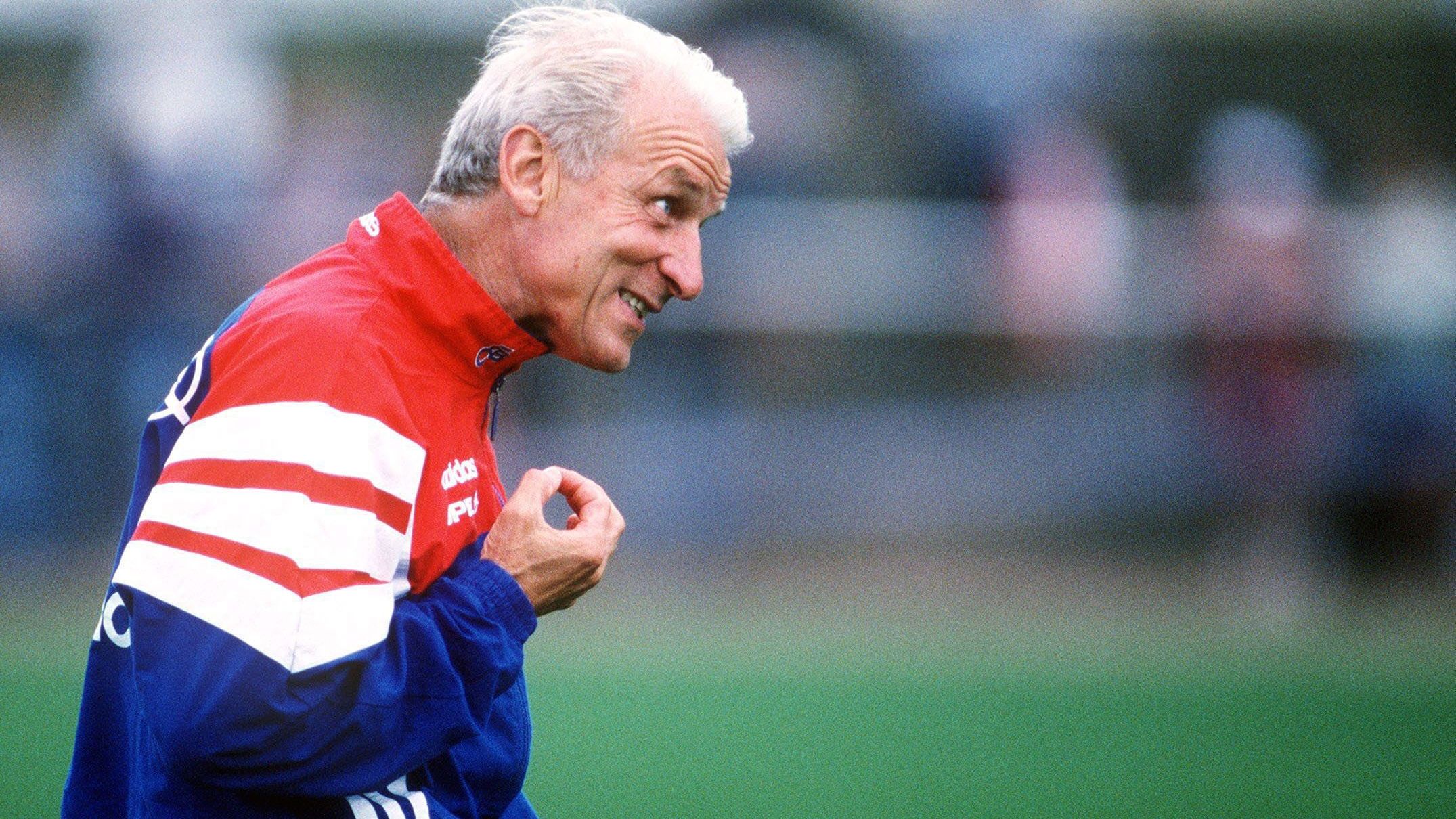 <strong>Saison 1997/98: 31 Punkte</strong><br>Flasche leer! Giovanni Trapattoni kam mit den Bayern 1998 ebenfalls auf nur 31 Punkte. Hinter dem 1. FC Kaiserslautern reichten die insgesamt 66 Zähler nur für die Vizemeisterschaft. Trap musste zum Saisonende seinen Hut nehmen und Hitzfeld übernahm. Eine Erfolgsgeschichte, wie sich später herausstellen sollte.