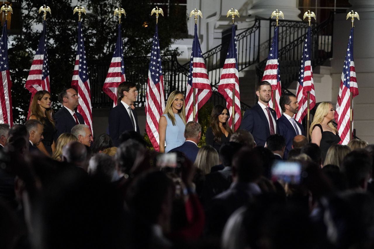 Beim republikanischen Nominierungsparteitag dominierte vor allem der Name Trump - zahlreiche Mitglieder der Familie von US-Präsident Donald Trump traten auf, lobten ihn überschwänglich und attackierten Joe Biden.