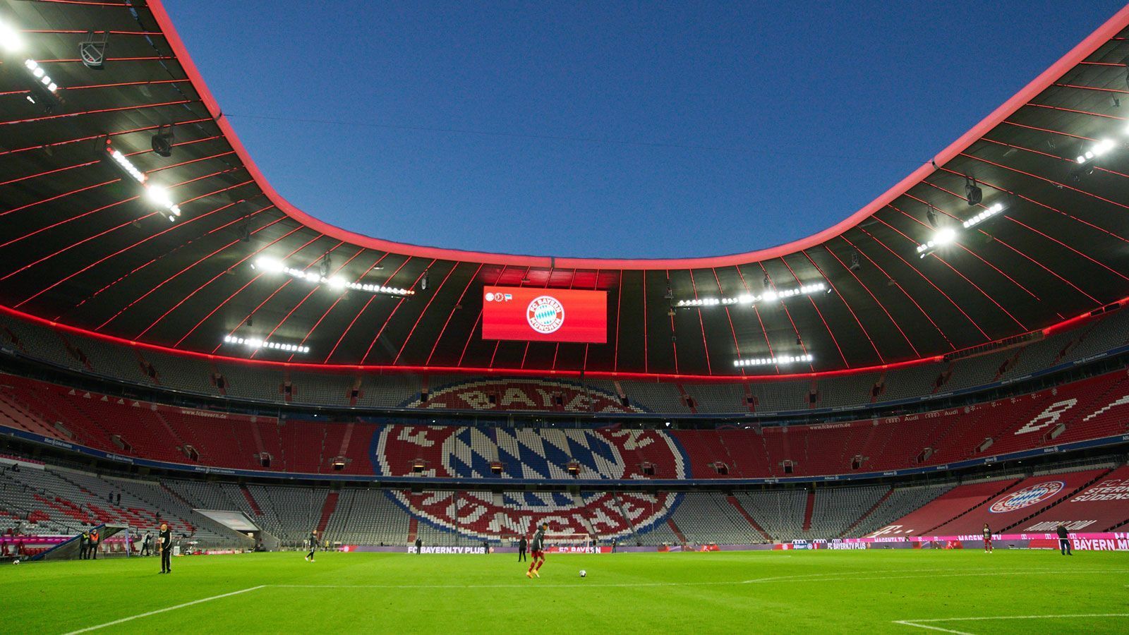 
                <strong>Bayern München - Eintracht Frankfurt</strong><br>
                 - Stadion: Allianz Arena - Kapazität: 75.000 - Zugelassene Zuschauer: 0 (in der Stadt München sind Zuschauer bis einschließlich 25. Oktober untersagt) - 7-Tage-Inzidenz: 86,8
              