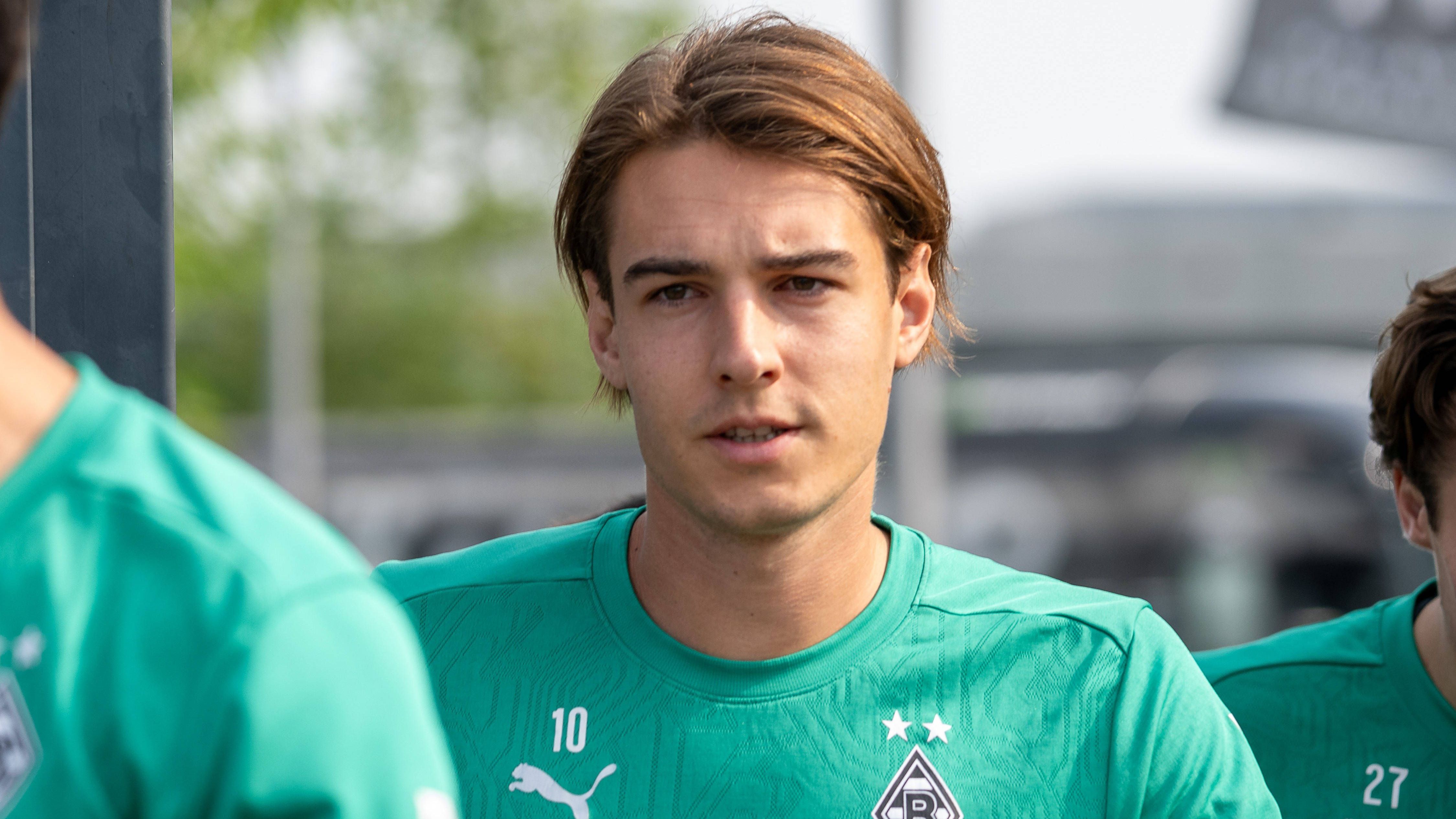 <strong>Florian Neuhaus (Borussia Mönchengladbach)</strong><br>- Marktwert: 7 Millionen Euro<br>- Position: Zentrales Mittelfeld<br>- Interessenten: AC Florenz, FC Augsburg