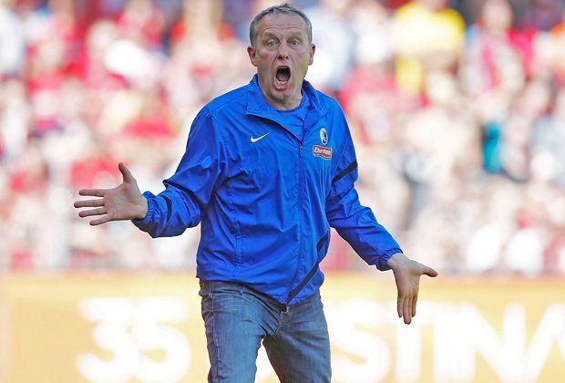 
                <strong>Christian Streich - der Körpereinsatz</strong><br>
                ... ohne Worte ...
              