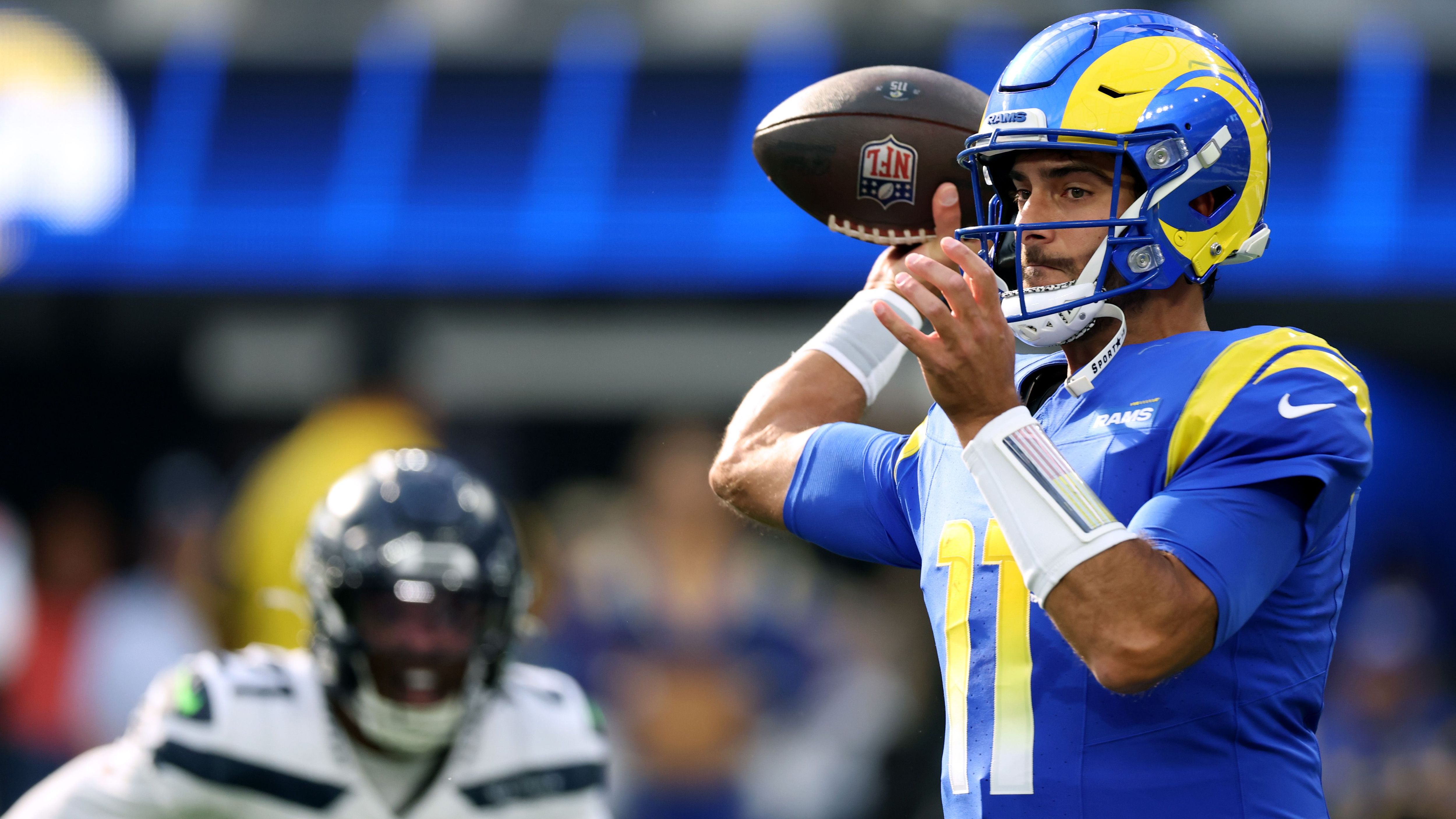 <strong>Jimmy Garoppolo (Los Angeles Rams)<br>Alter:</strong>&nbsp;33<br><strong>Draftpick:</strong>&nbsp;62 im Jahr 2014<br><strong>Jahresgehalt 2025:</strong> bis zu 3,12 Millionen Dollar<br><strong>Beste Saison:</strong> 2019 bei den San Francisco 49ers mit 3.978 Passing Yards, 62 Rushing Yards, 28 Touchdowns (davon 1 Rushing Touchdown) und 13 Interceptions in 16 Spielen