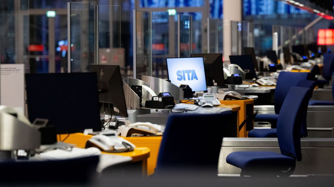 Die Gewerkschaft Verdi hat das Bodenpersonal der Lufthansa zu einem ganztägigen Warnstreik an mehreren Flughäfen am Mittwoch aufgerufen.