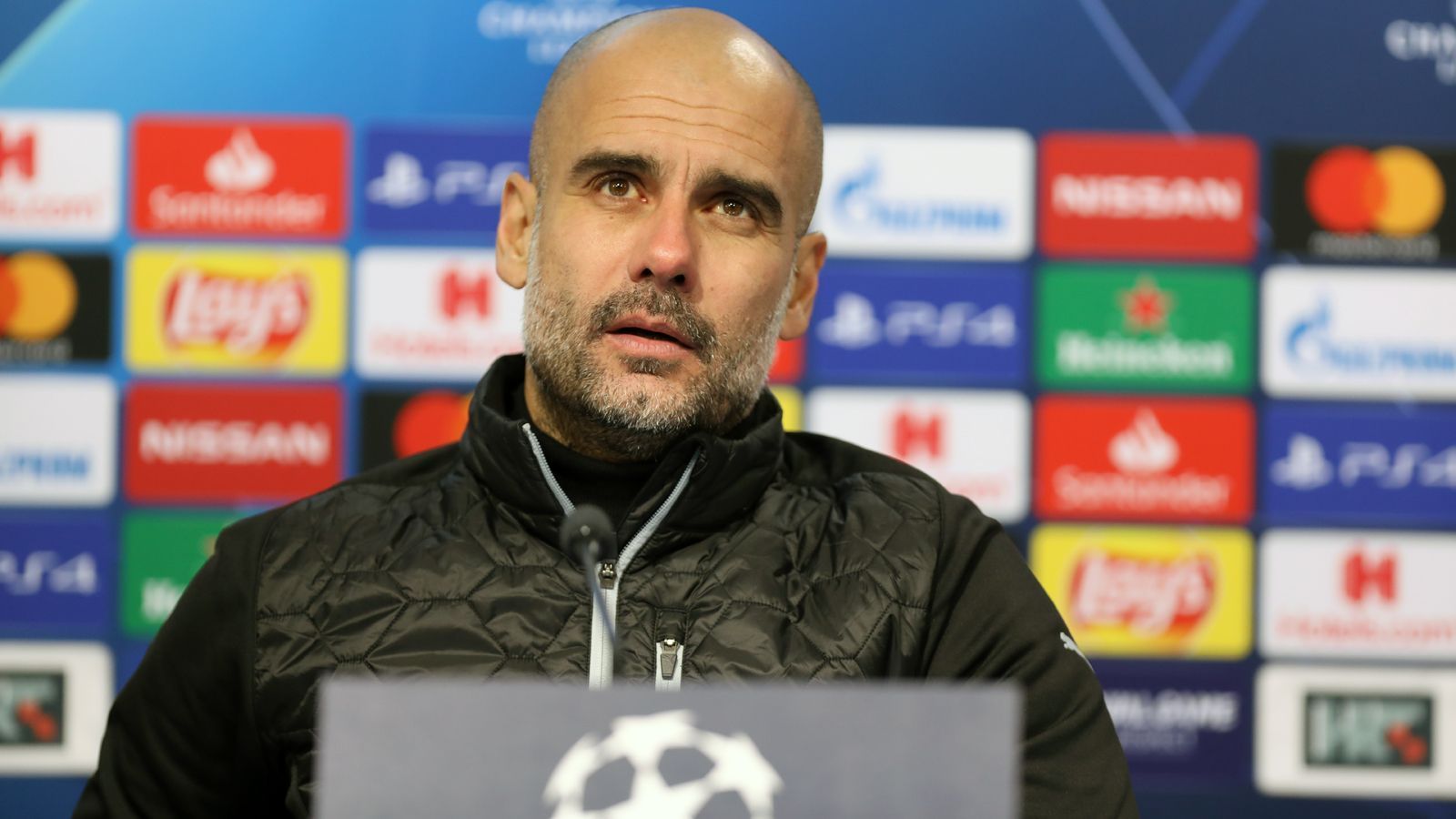 
                <strong>Diese Champions-League-Einnahmen würden Manchester City flöten gehen</strong><br>
                Seit 2013 ist Manchester City sozusagen Dauergast in der Königsklasse und überstand seitdem auch jedes Jahr die Gruppenphase. Eine zweijährige Sperre hätte also schon alleine im Bezug auf Start- und Erfolgsprämie enorme finanzielle Folgen für den noch amtierenden englischen Meister. Derzeit schüttet die UEFA alleine für das Erreichen des Achtelfinals, welches ManCity wie gesagt in den letzten Jahren immer erreichte, 9,5 Millionen Euro an Prämien aus. 
              