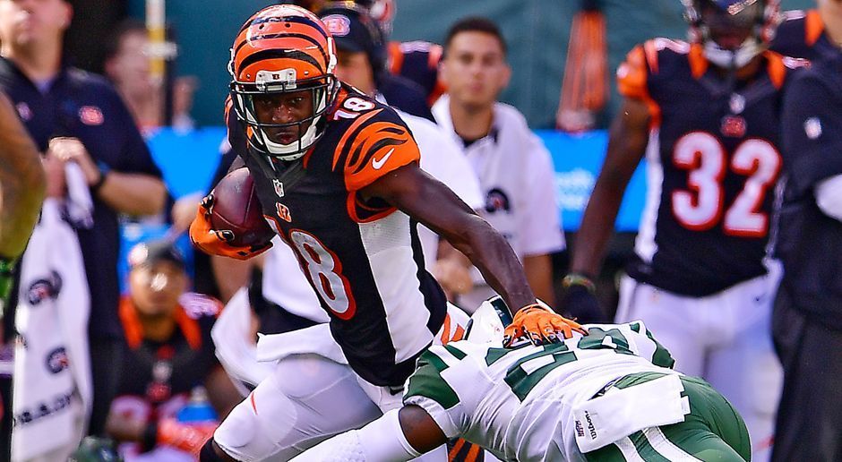 
                <strong>A.J. Green</strong><br>
                Wide Receiver: A.J. Green (Cincinnati Bengals). 180 Receiving-Yards, 1 Touchdown
              