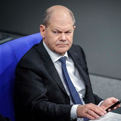 ZDF-Politbarometer Dezember 2023: Massive Unzufriedenheit mit Kanzler Scholz und der Ampel