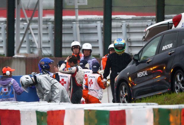 
                <strong>Bianchis Horror-Crah schockt die Formel 1</strong><br>
                Bianchi wird kurz vor dem Ende in einen Unfall verwickelt - und schwebt aktuell in Lebensgefahr. Sauber-Fahrer Adrian Sutil war zuvor von der Strecke gerutscht, während der Bergung prallt der nachfolgende Bianchi gegen den Abschleppwagen.
              