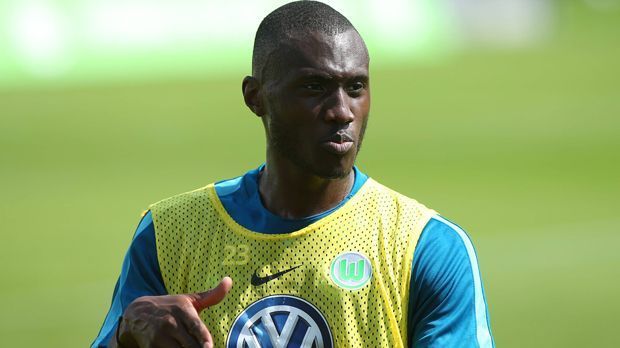 
                <strong>Joshua Guilavogui (VfL Wolfsburg)</strong><br>
                Joshua Guilavogui (VfL Wolfsburg): Den französischen Mittelfeldspieler hat es im Testspiel der "Wölfe" gegen Sporting Lissabon richtig brutal erwischt. Guilavogui erlitt einen Halswirbelbruch und fällt damit für längere Zeit aus - natürlich auch zum Saisonstart.
              