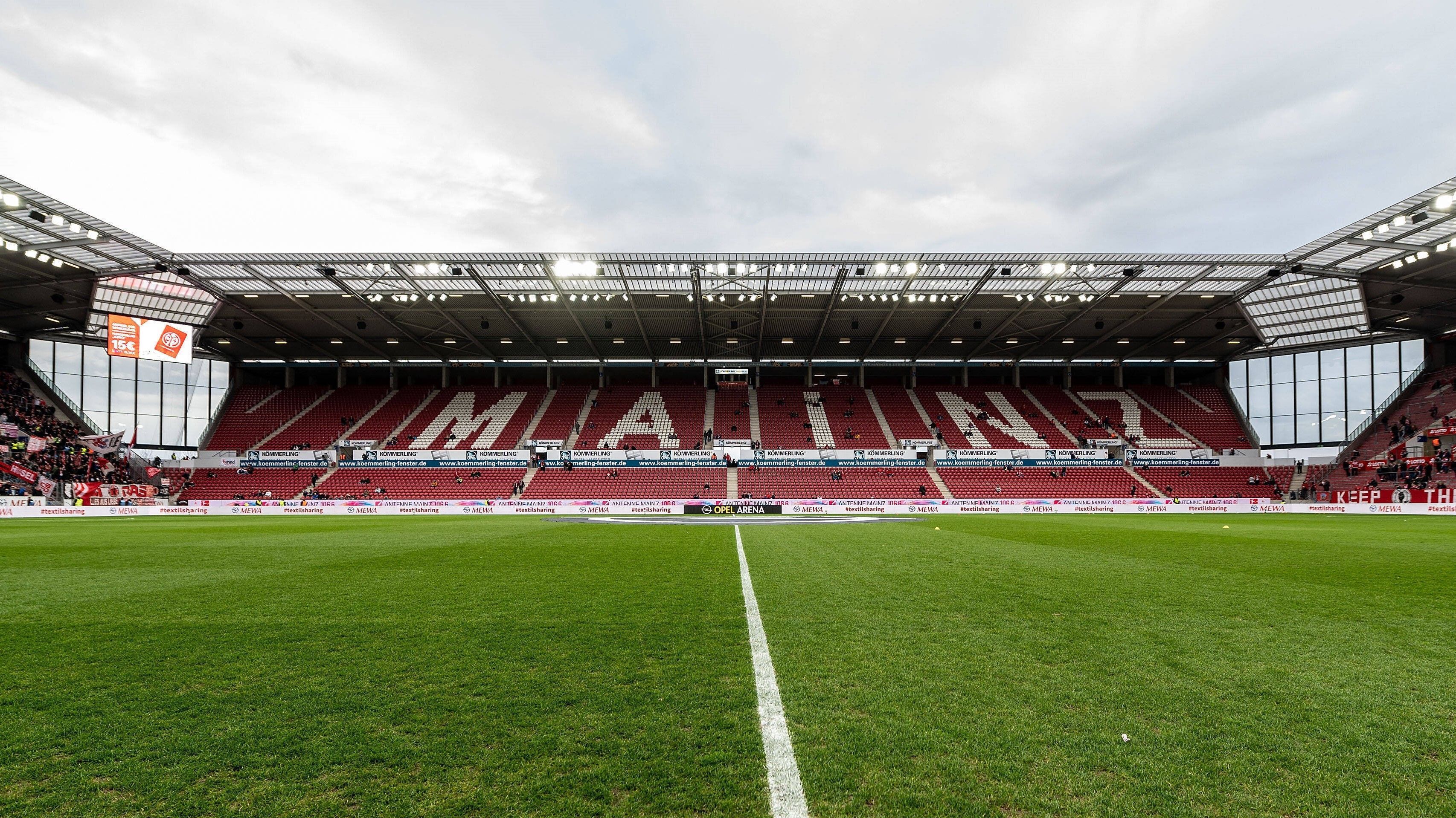 
                <strong>Opel Arena</strong><br>
                Verein: 1. FSV Mainz 05Erstes Spiel: 07.08.2011 (bis 2016: Coface Arena)
              