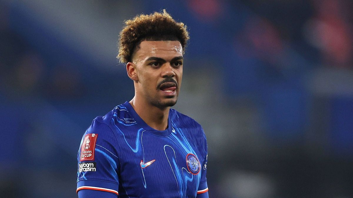 London, England, 11th January 2025. Renato Veiga of Chelsea during the FA Cup match at Stamford Bridge, London. Picture credit should read: Paul Terry Sportimage EDITORIAL USE ONLY. No use with una...