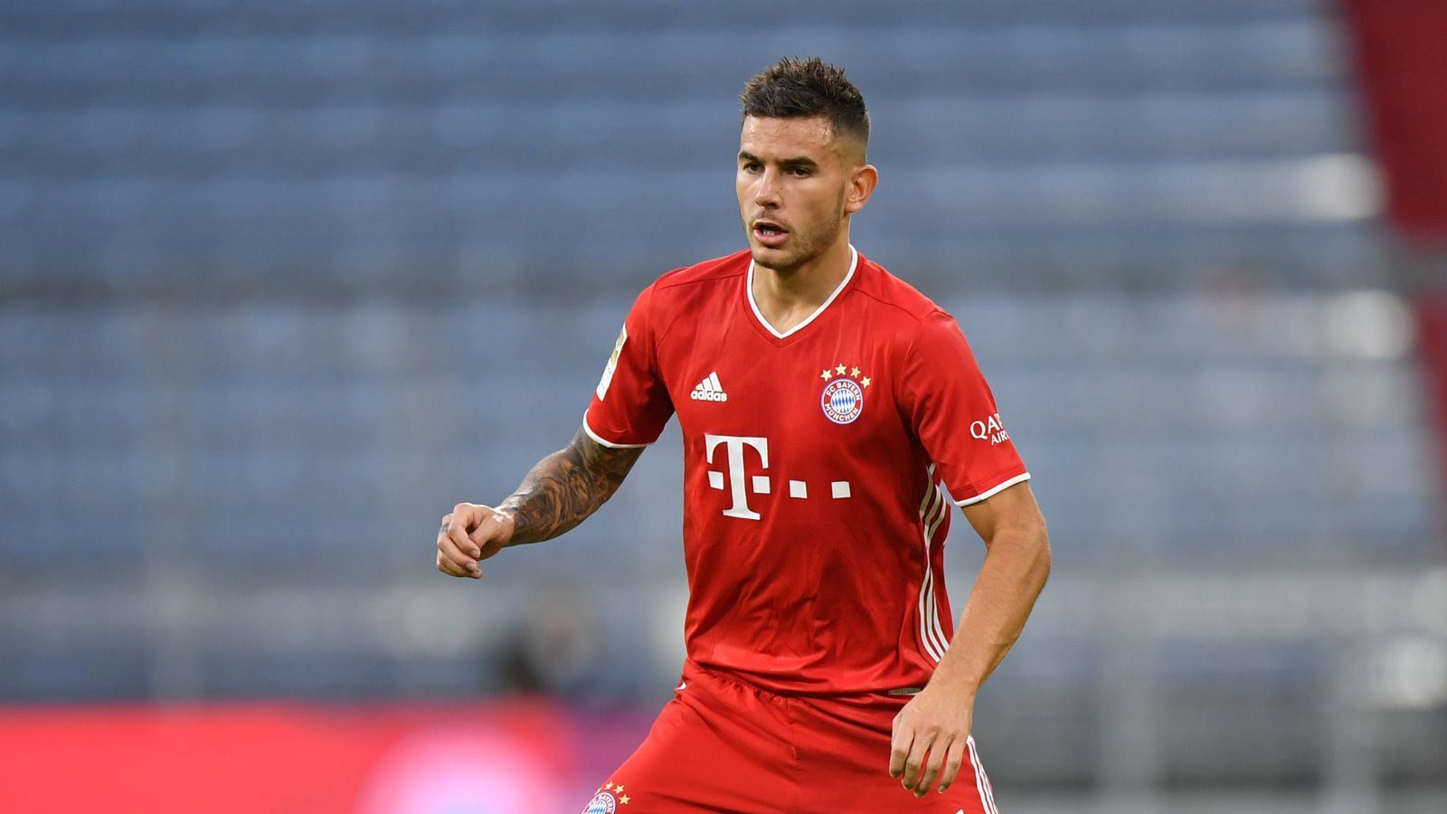 
                <strong>Lucas Hernandez</strong><br>
                Seine Offensiv-Ausflüge im ersten Durchgang eher glücklos, ohne die nötige Überzeugung. Auch in der zweiten Halbzeit blass im Spiel mit dem Ball. Defensiv eine ordentliche Leistung ohne größere Fehler. ran-Note: 3
              