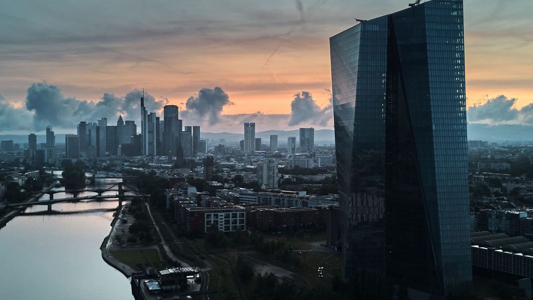 Die Europäische Zentralbank in Frankfurt am Main hat eine neue Zinsentscheidung verkündet.