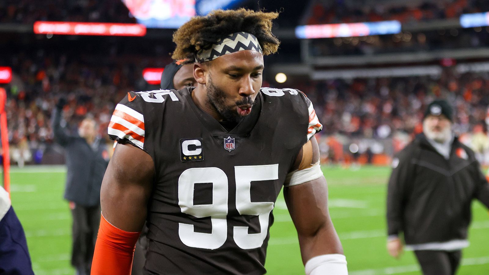 
                <strong>24. Platz: Cleveland Browns</strong><br>
                Kilometer: 23.805Zeitzonen: 18
              